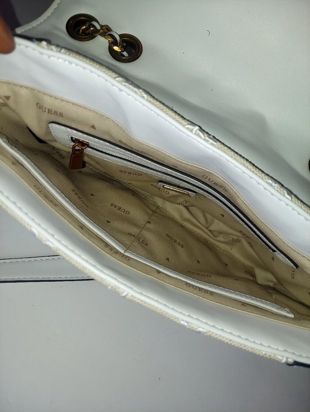 Guess Always convertible Crossbody bag. - Picture 10 of 13
